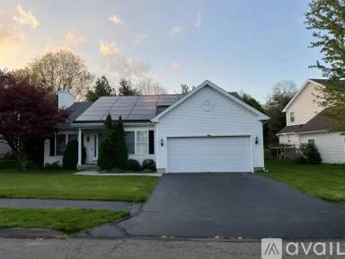 Main picture of 19 Brentwood Dr