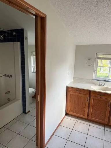 Main picture of 109 W South St