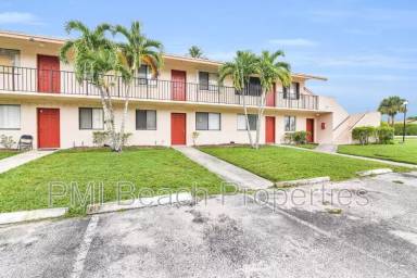 Main picture of 700 Nottingham Cir