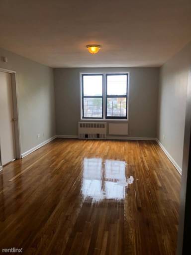 Main picture of 2475 E 11th St