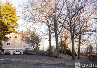 Main picture of 16 Skinner Ln