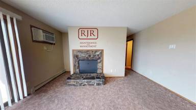 Main picture of 1218 3rd St NE