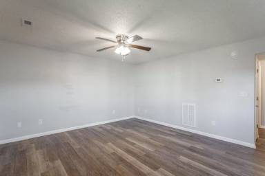 Main picture of 114 Van Cleve St