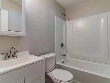 Main picture of 1501 Queens Way
