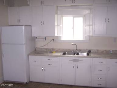 Main picture of 813 W 13th St