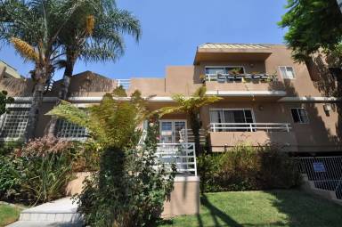 Main picture of 11255 Huston St