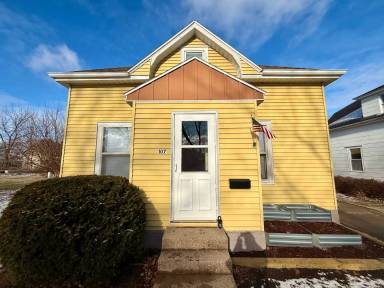Main picture of 107 Clark St