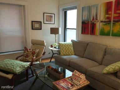 Main picture of 1382 Beacon St