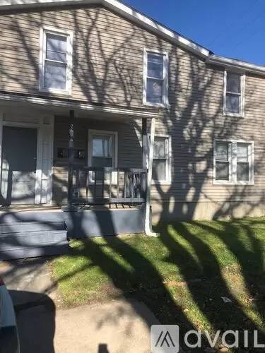 Main picture of 2606 Queen Ave