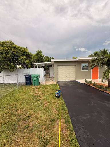 Main picture of 10555 SW 32nd St