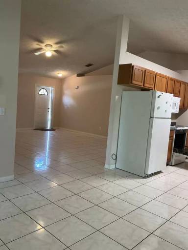 Main picture of 2242 SE Master Ave