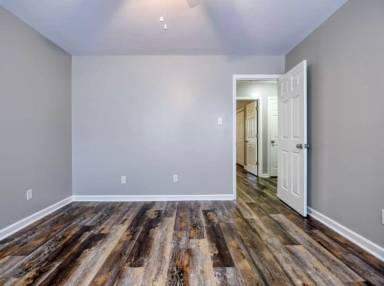 Main picture of 1010 N Toombs St