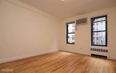 Main picture of 226 E 74th St