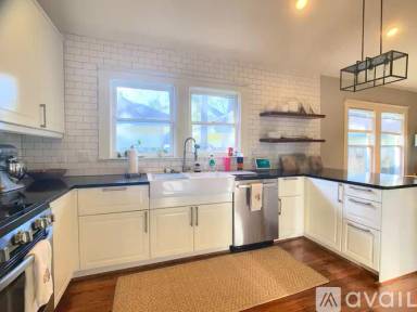 Main picture of 228 W 27th St