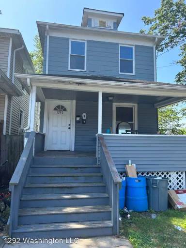 Main picture of 1292 Washington Ave