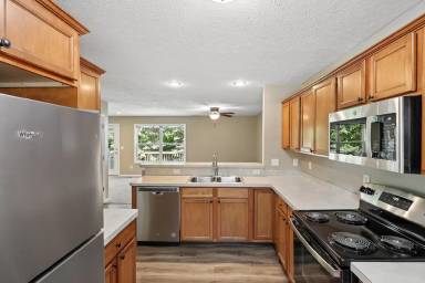 Main picture of 270 W Brunswick Dr