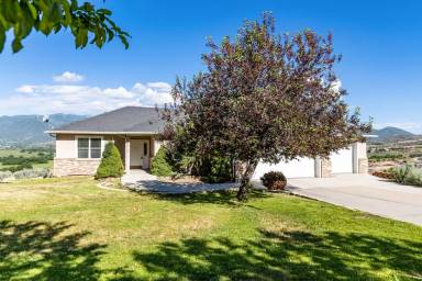 Main picture of 1519 Lakeview Dr