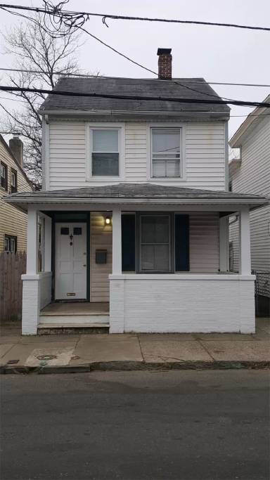 Main picture of 12 Church St