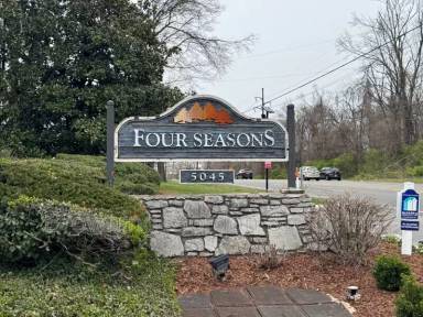 Main picture of 363 Summit Ridge Cir