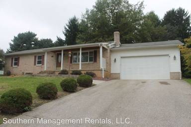 Main picture of 6 Barelyn Dr