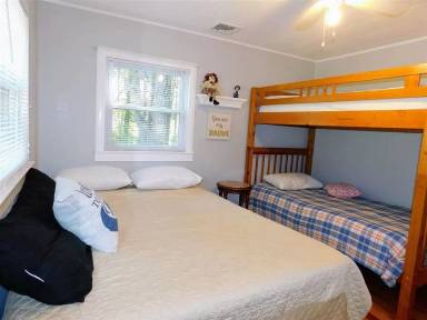 Main picture of 6 Neal Shore Rd