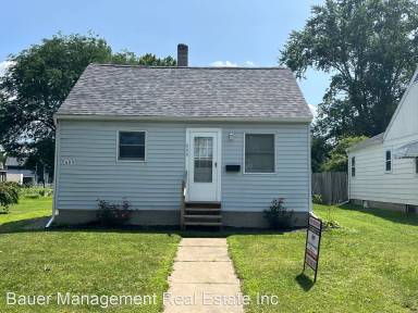 Main picture of 609 E 5th St