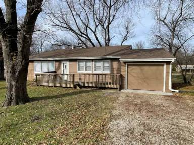 Main picture of 1910 NW Fredith Ln