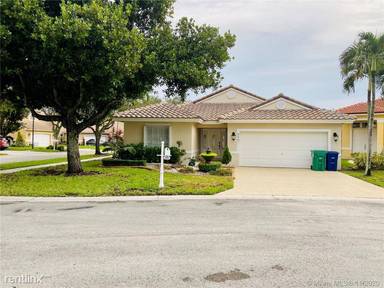Main picture of 4951 SW 152nd Ter