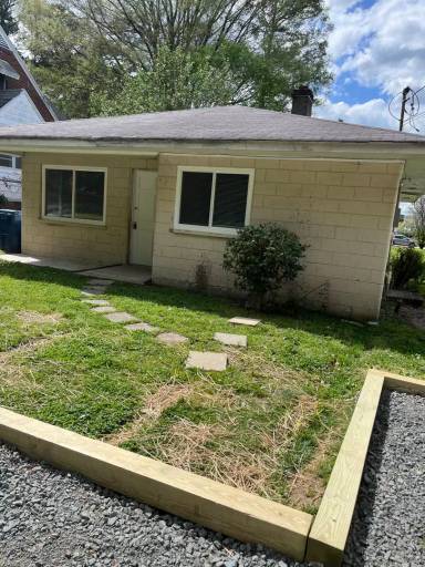 Main picture of 112 W Rockway St