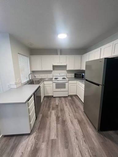 Main picture of 2705 E Queen Ave