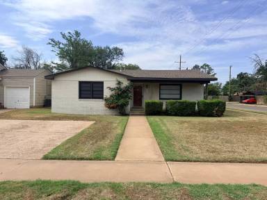 Main picture of 2319 32nd St