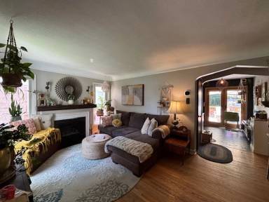 Main picture of 4448 Cedar Ave S
