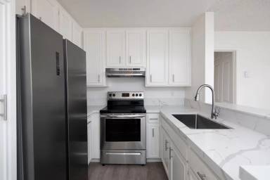 Main picture of 2609 Pico Pl