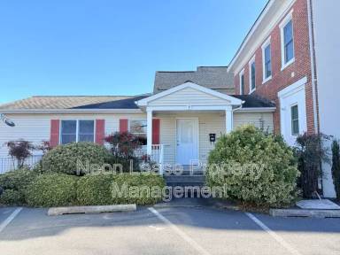 Main picture of 23 NW Front St