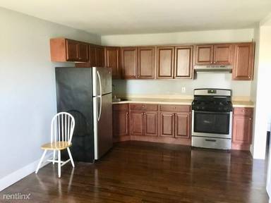 Main picture of 208 N 9th St