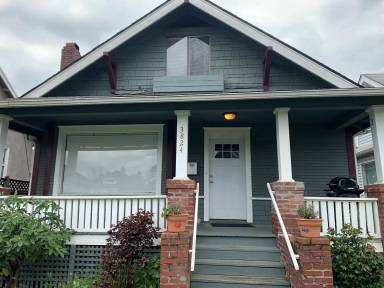 Main picture of 3824 S Park Ave