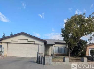 Main picture of 955 E Amber Ave