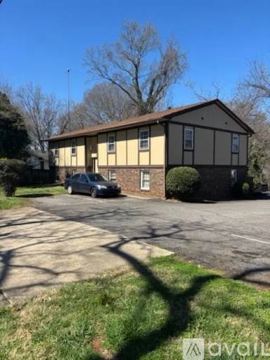 Main picture of 208 Maple St