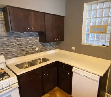 Main picture of 647 N Hamlin Ave