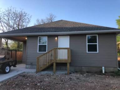 Main picture of 1021 E Jean St