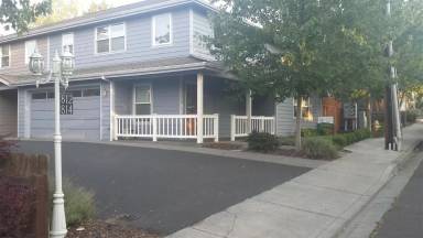 Main picture of 810 Park St