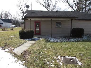 Main picture of 2745 S Linn St
