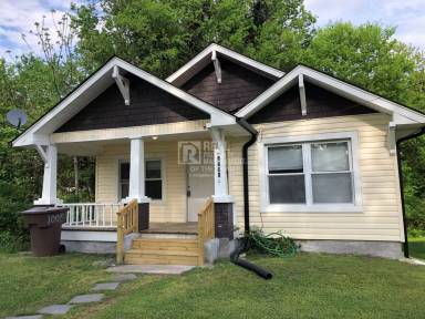 Main picture of 1005 Pearson St