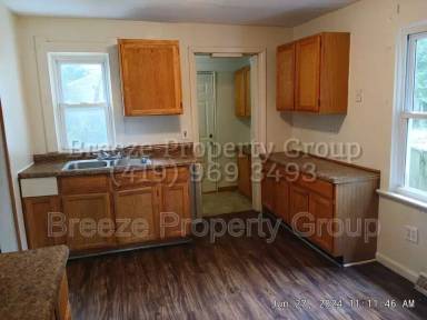 Main picture of 920 Rogers St