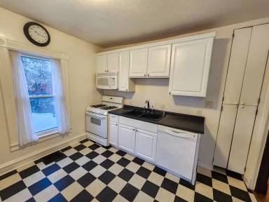 Main picture of 829 Humboldt St