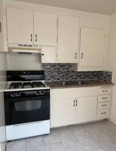 Main picture of 3223 Taraval St