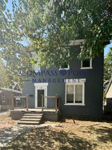 Main picture of 170 E Loudon Ave