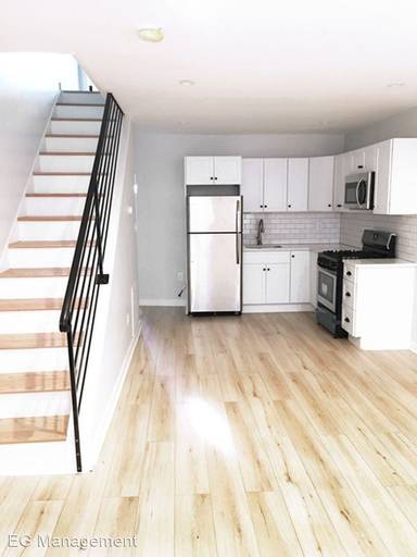 Main picture of 2318 N Myrtlewood St