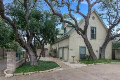 Main picture of 9103 Oak Ledge Dr