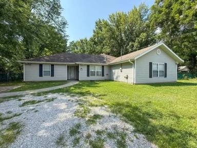 Main picture of 2624 E Cherry St